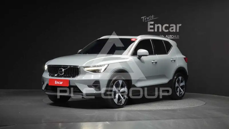 2025 Volvo XC40