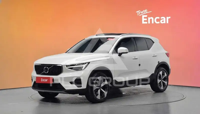 2025 Volvo XC40