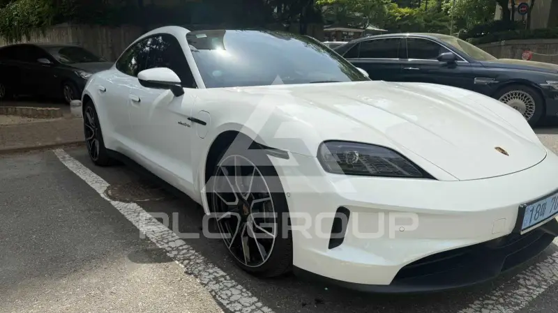 2025 Porsche Taycan