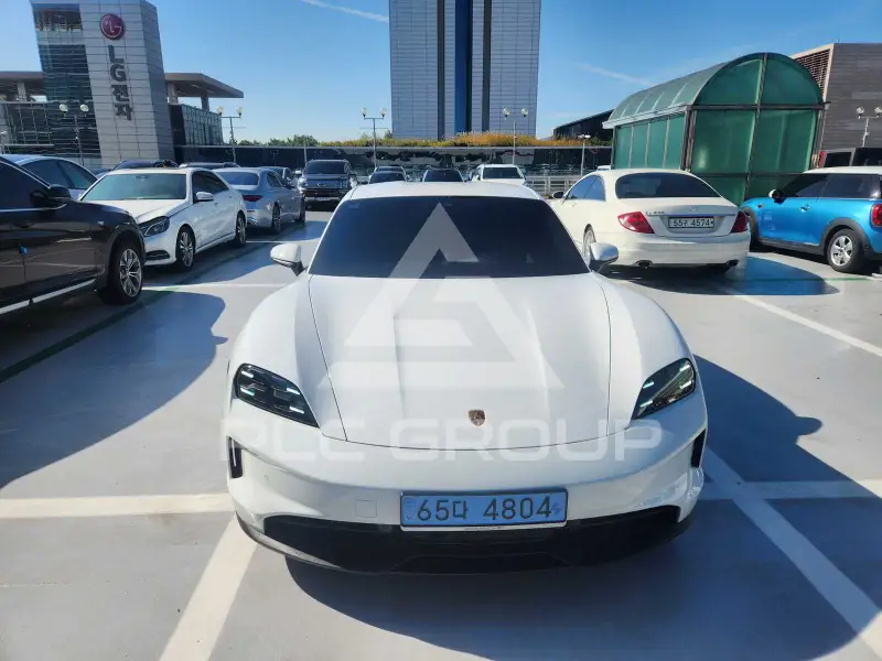 2025 Porsche Taycan