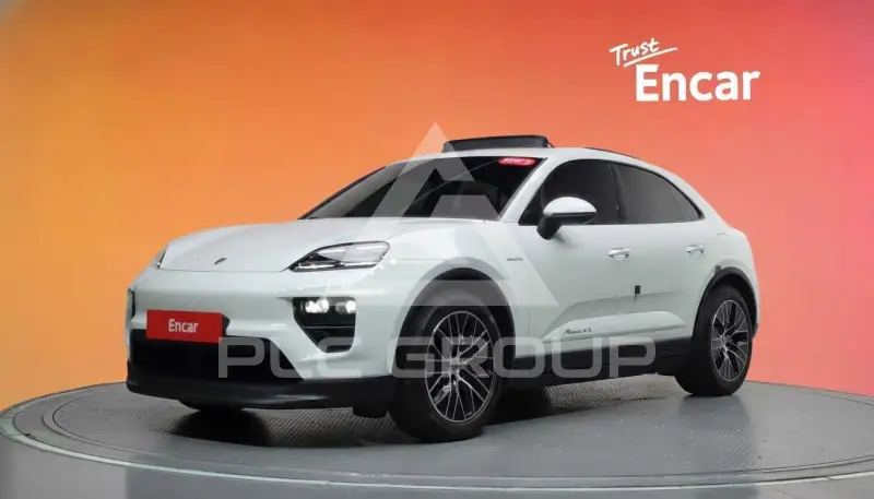 2025 Porsche Macan