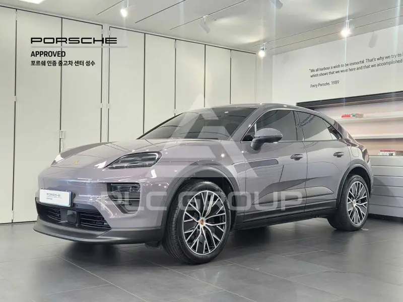2025 Porsche MACAN
