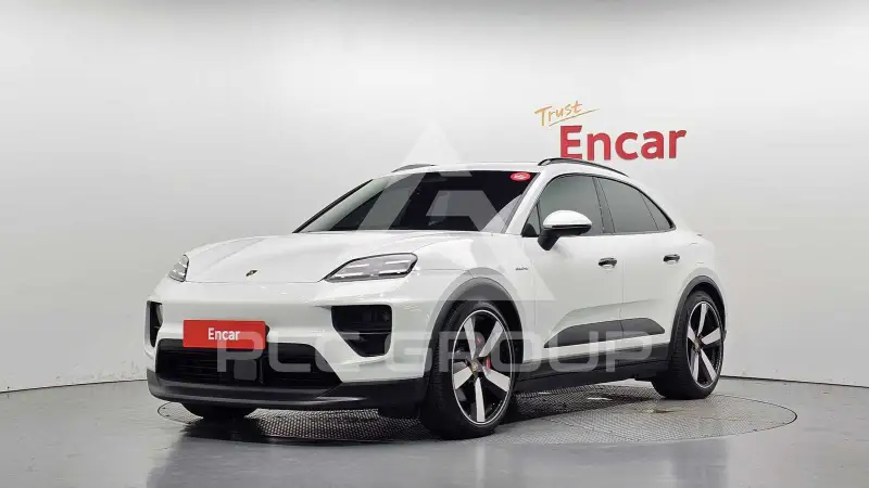 2025 Porsche Macan