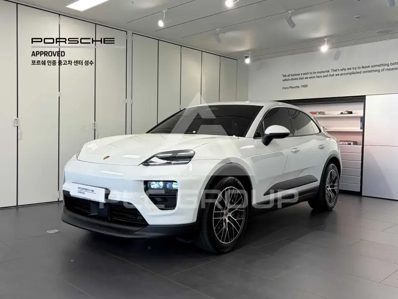 2025 Porsche Macan