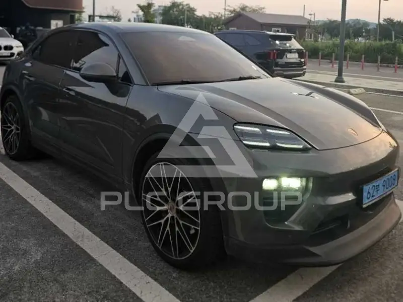 2025 Porsche MACAN