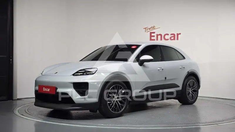 2025 Porsche Macan