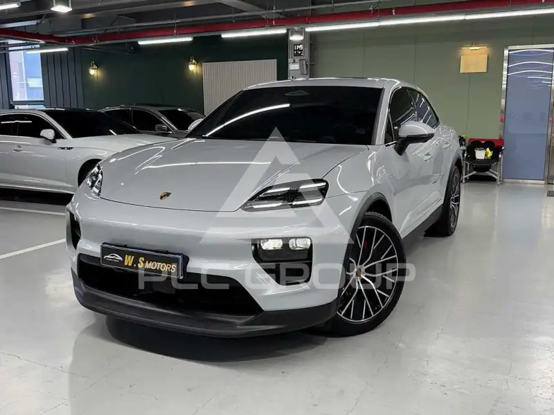 2025 Porsche Macan