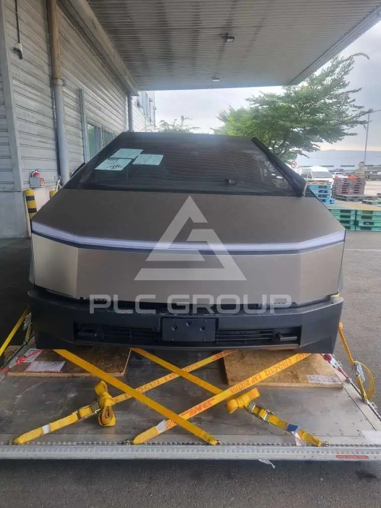 2025 Tesla Cybertruck
