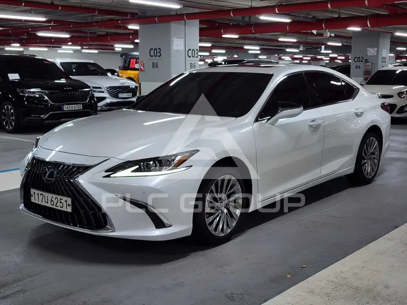 2025 Lexus ES
