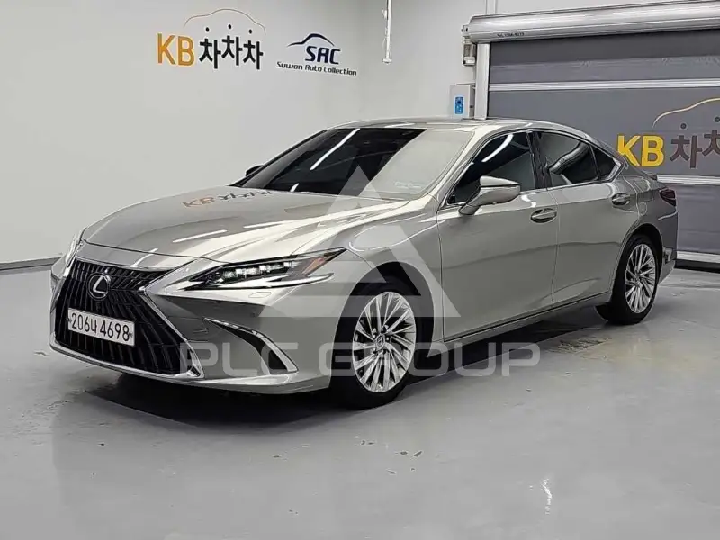 2025 Lexus ES