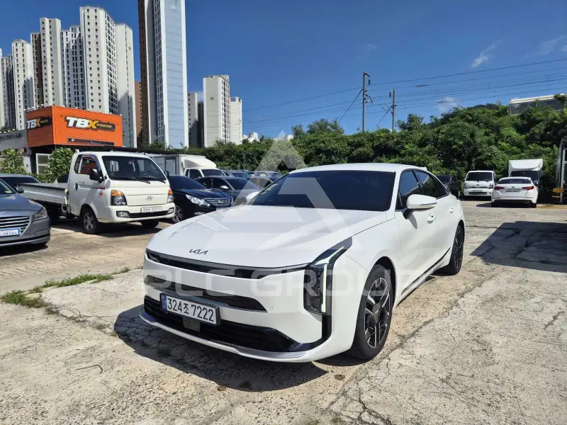 2025 KIA K8
