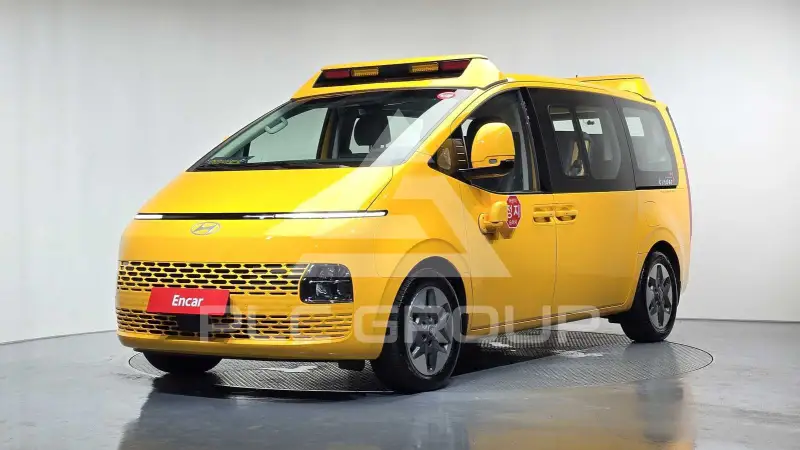 2025 Hyundai Staria