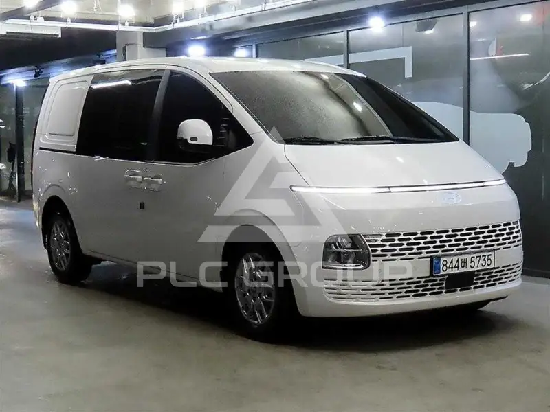 2025 Hyundai Staria