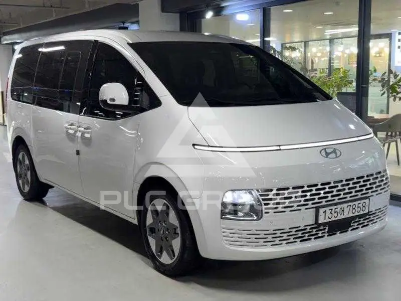 2025 Hyundai Staria