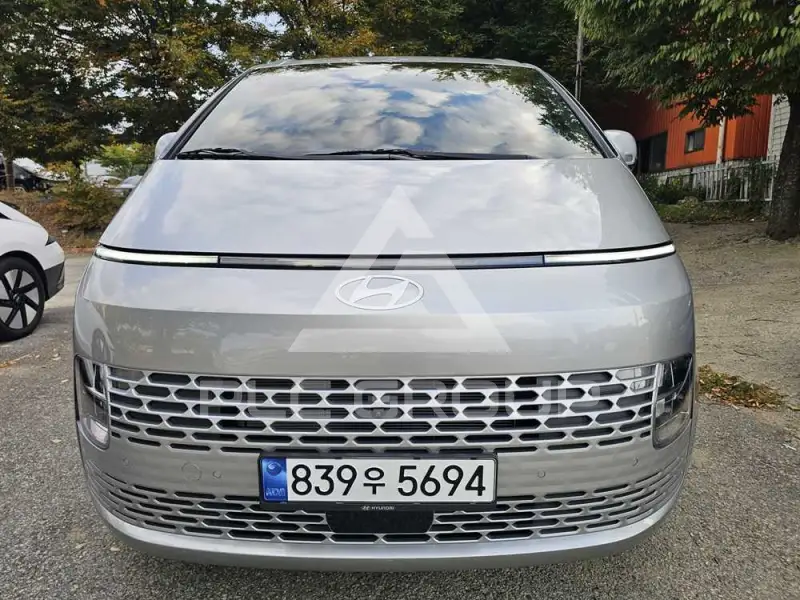 2025 Hyundai Staria