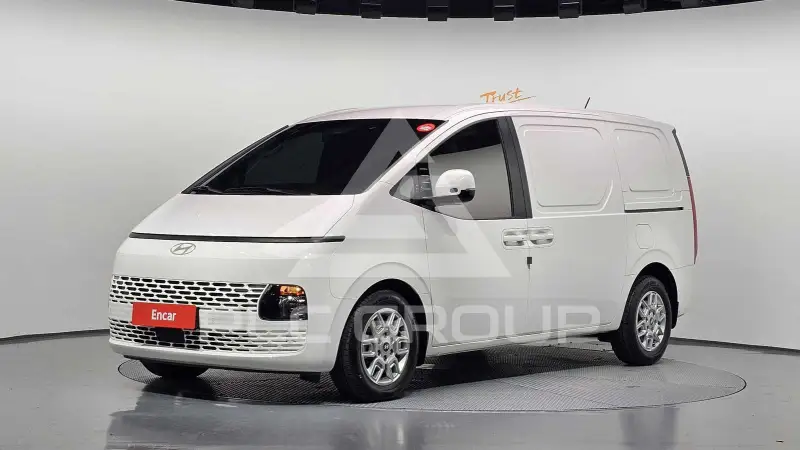 2025 Hyundai Staria