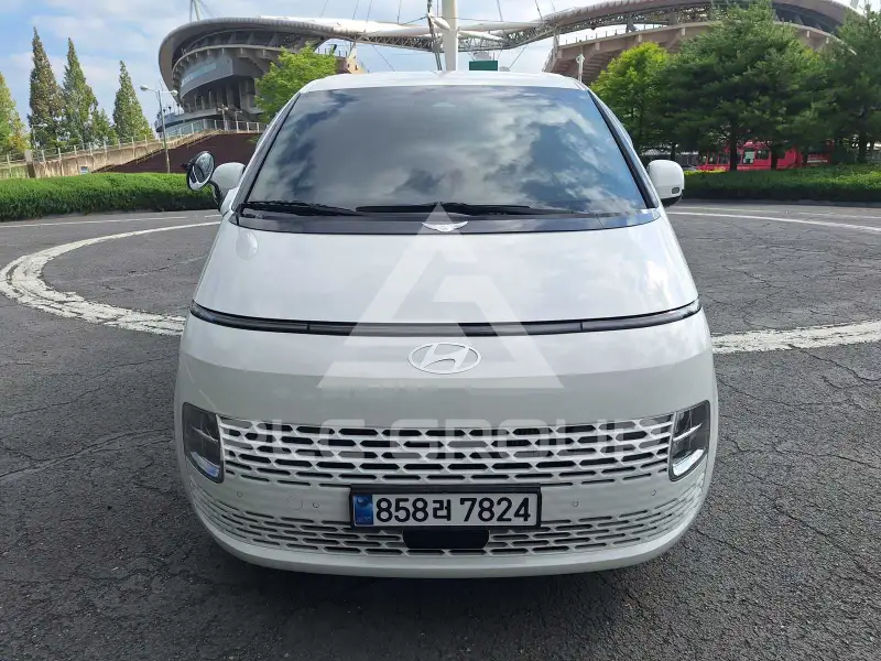 2025 Hyundai Staria