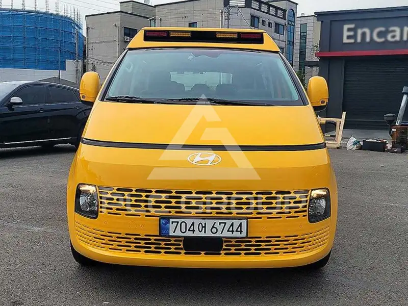 2025 Hyundai Staria