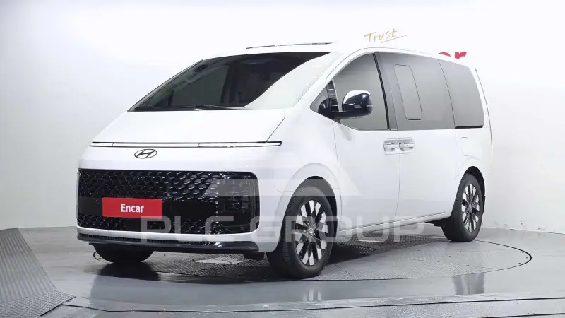 2025 Hyundai Staria