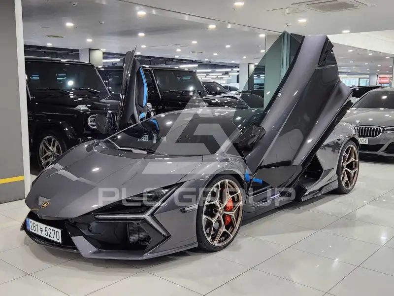2025 Lamborghini 