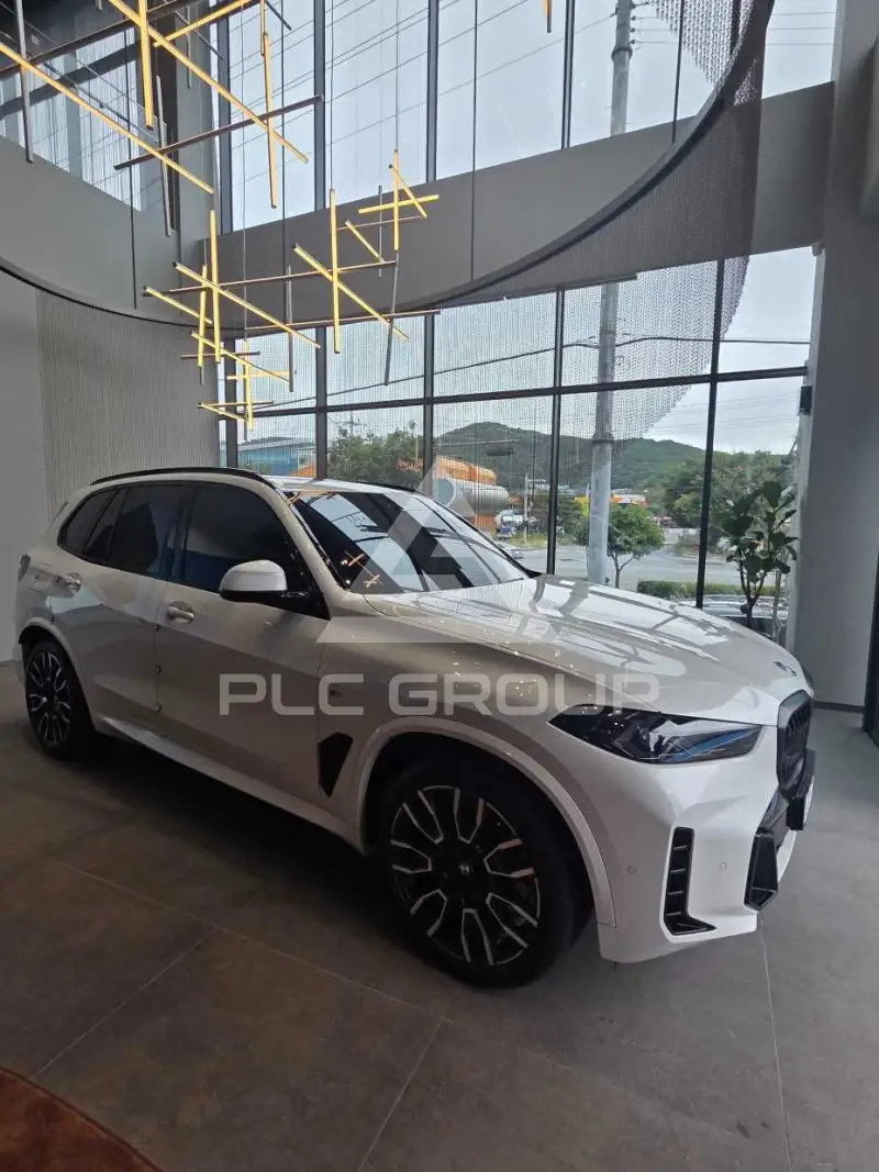 2026 BMW X5M