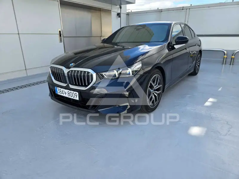 2026 BMW 523M