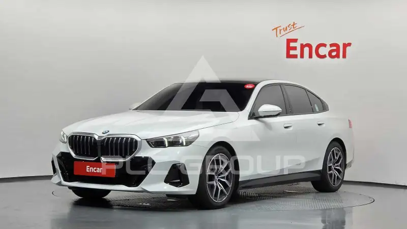 2026 BMW 523M