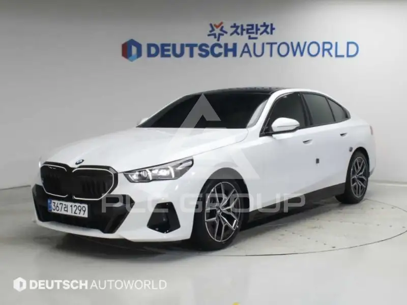 2026 BMW 523M