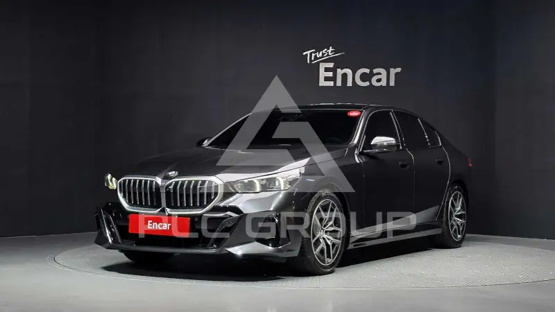 2026 BMW 523M