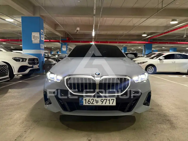 2026 BMW 523M