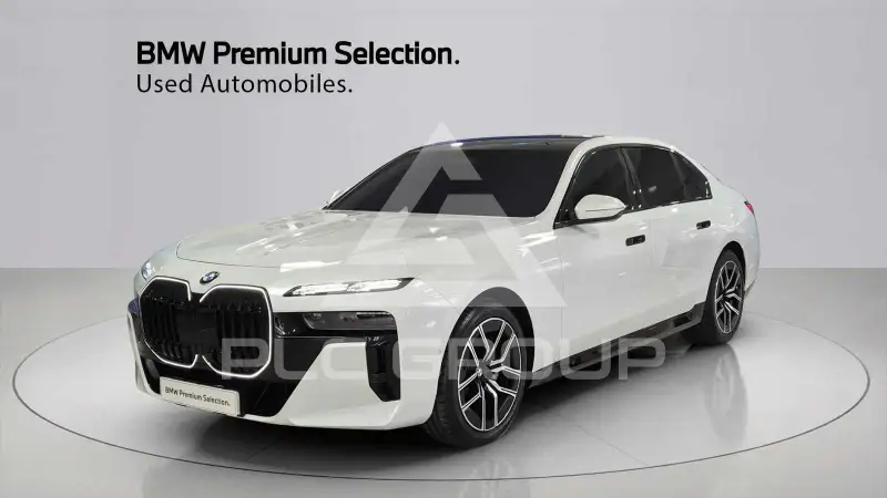 2026 BMW 740M