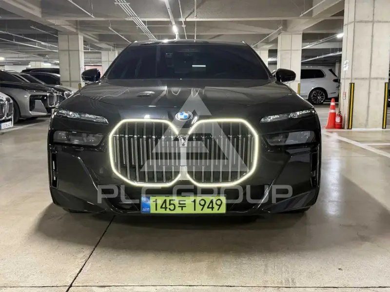 2026 BMW 740M