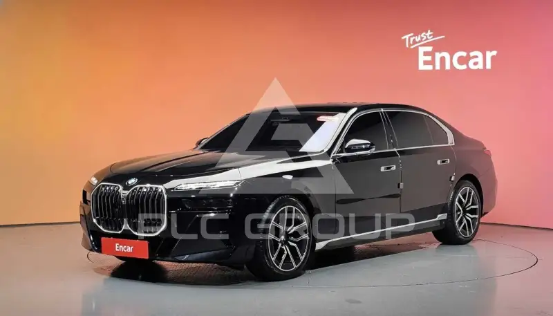 2026 BMW 740M