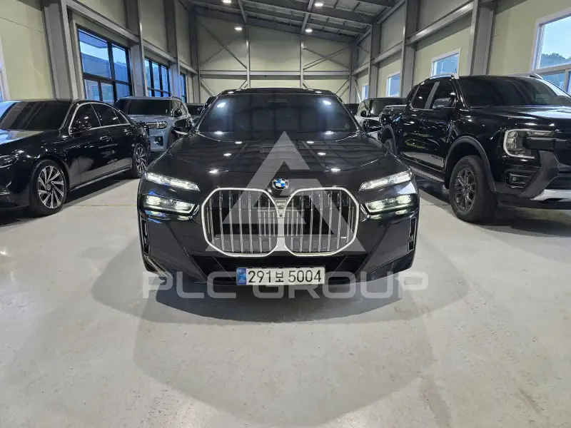 2026 BMW 740M