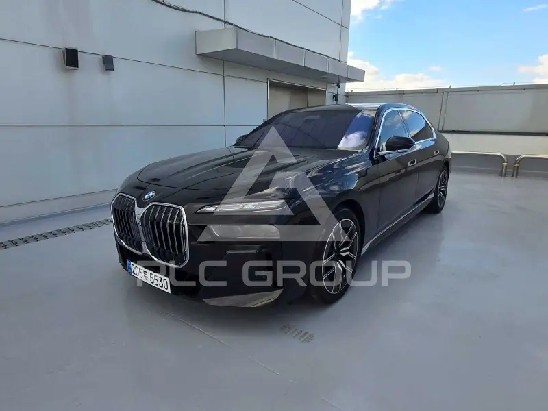2026 BMW 740M