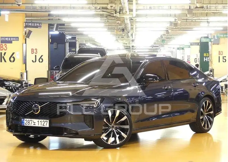 2026 Volvo S90