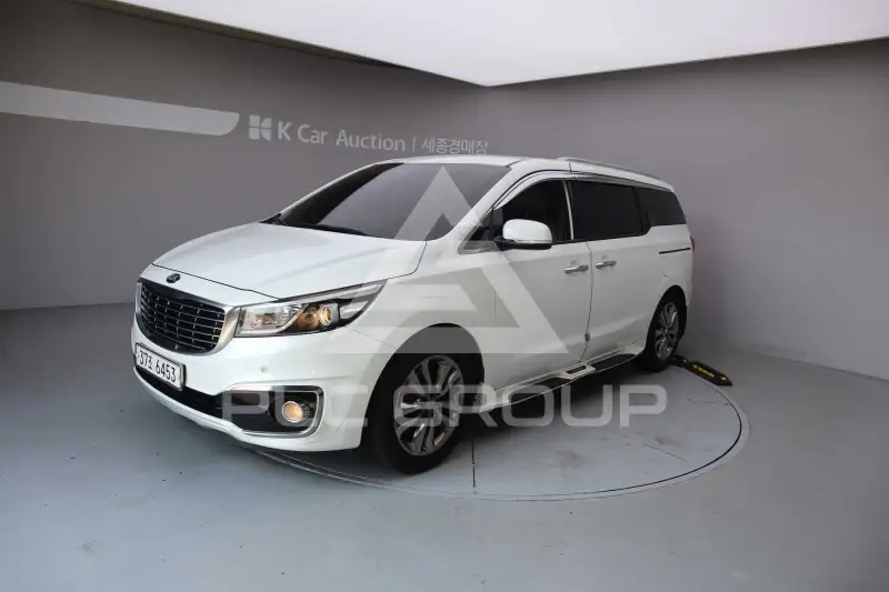 2017 KIA Carnival