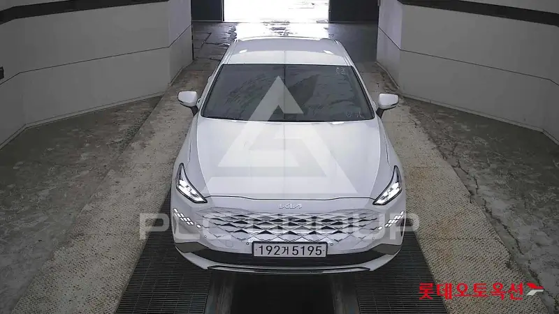 2022 KIA K8