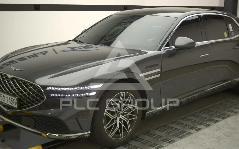 2023 Genesis G90