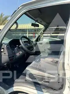 2005 Nissan Urvan