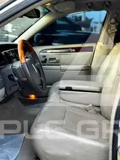2008 Lincoln Town