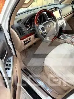 2012 Toyota LAND CRUISER