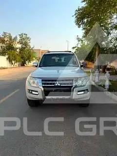 2015 Mitsubishi PAJARO