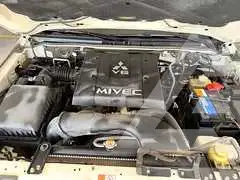 2015 Mitsubishi PAJARO