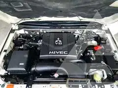 2016 Mitsubishi PAJARO