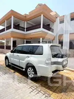 2017 Mitsubishi PAJARO