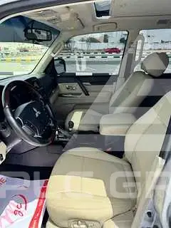 2017 Mitsubishi PAJARO