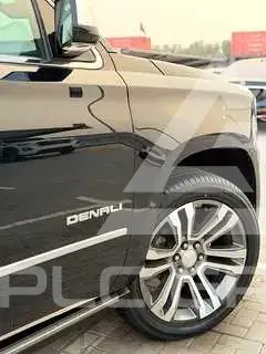 2017 GMC YUKON