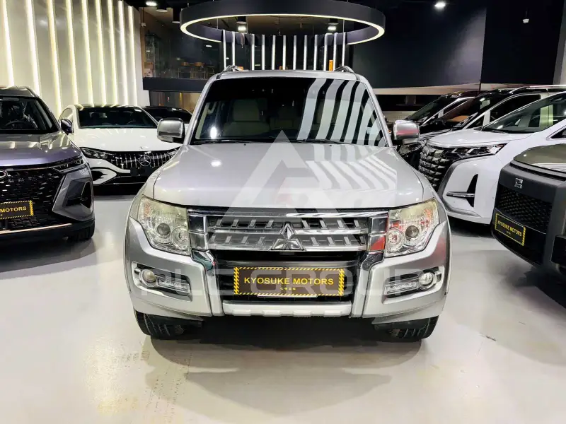 2018 Mitsubishi PAJARO