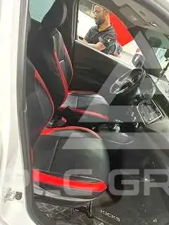 2020 Nissan KICKS